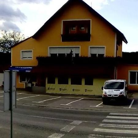 Hotel Restoran I Prenociste Egghus à Nasice Extérieur photo